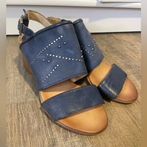 Miz mooz bohemian blue leather studded block heel sandals 37 wide